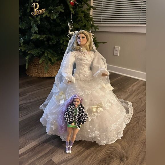 RARE! THE CARMELA COLLECTION VINTAGE PORCELAIN BRIDAL DOLL LIMITED EDITION - Picture 11 of 17